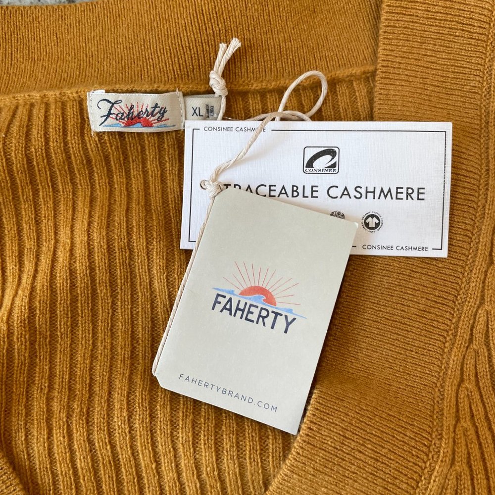 Kai V-Neck Cashmere Sweater FAHERTY BRAND - Picture 8 of 10